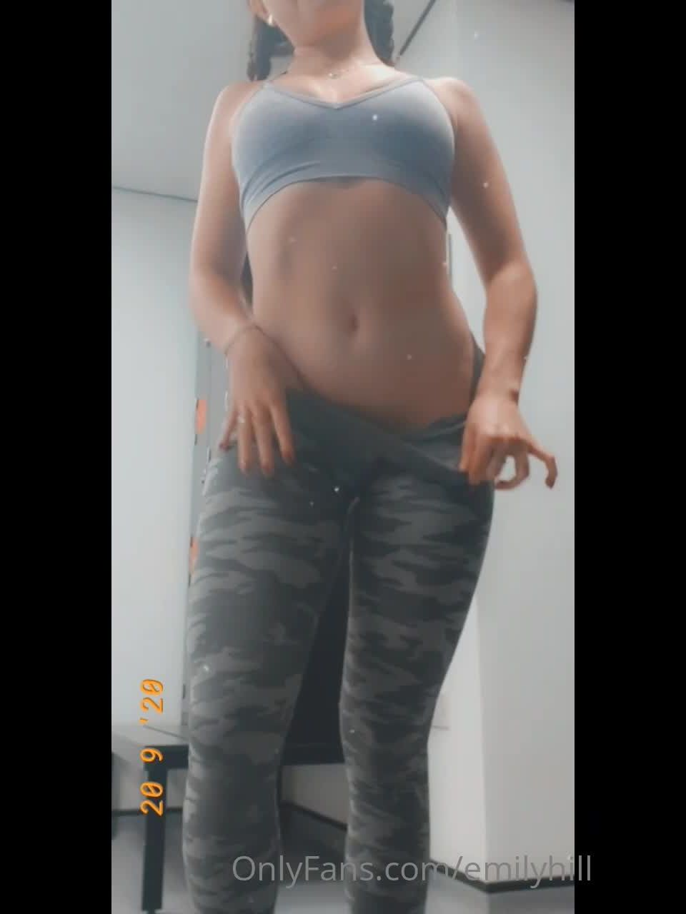 [Onlyfans] emilyhill-20-09-2020-122365143-Naught girl in the gym