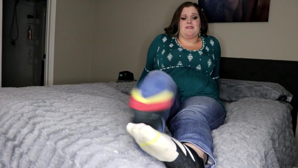 online adult video 12 Goddess Lisa Lux – Twinkle Toes | jerkoff instructions | fetish porn skype femdom