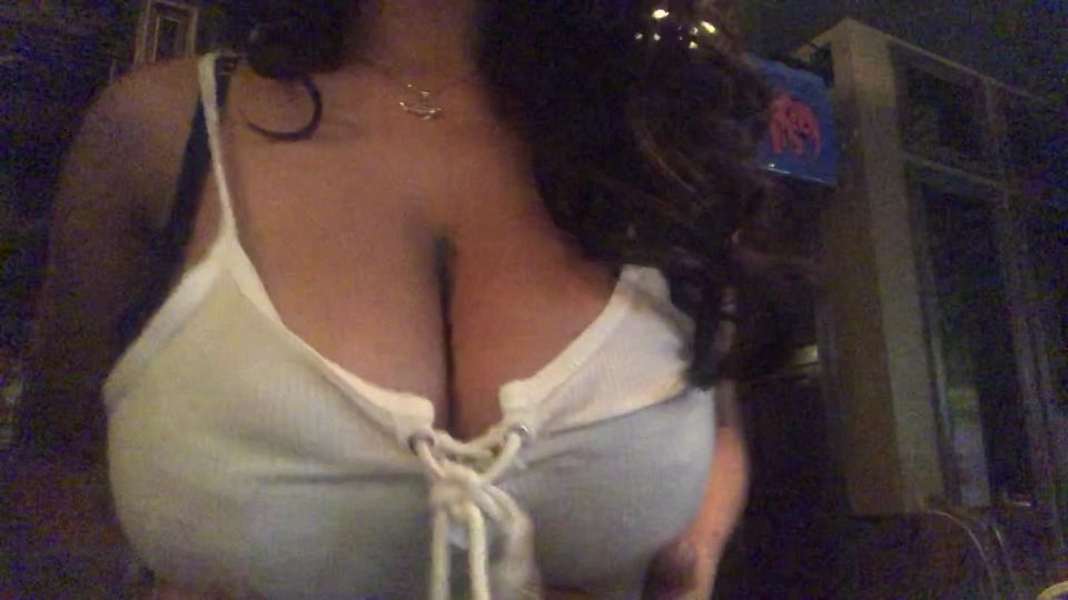 Advoree () - some public flashing 31-10-2018