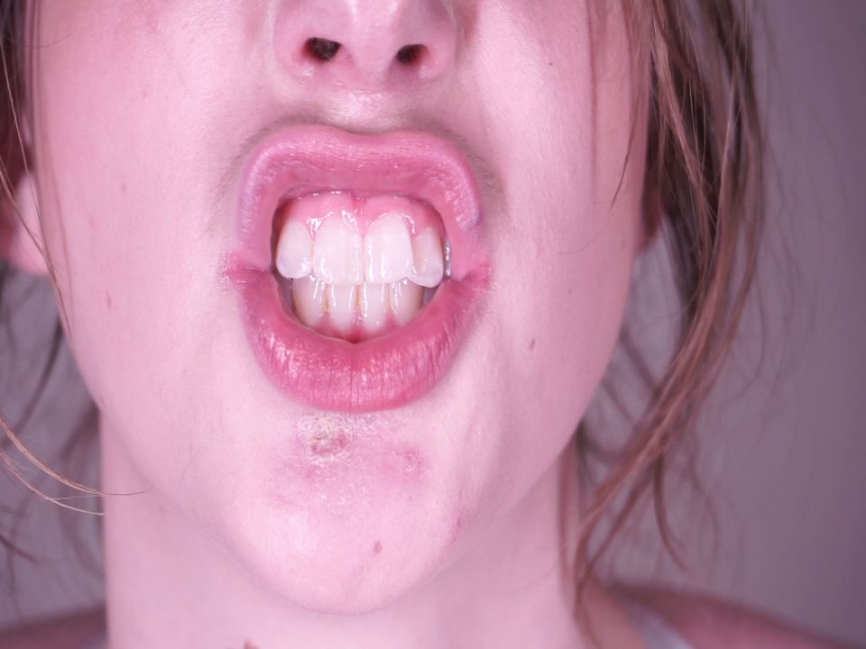 [MuchosVids] Longhairluna Manyvids.21.10.13. Longhairluna.Vecinos.Lip.Tease