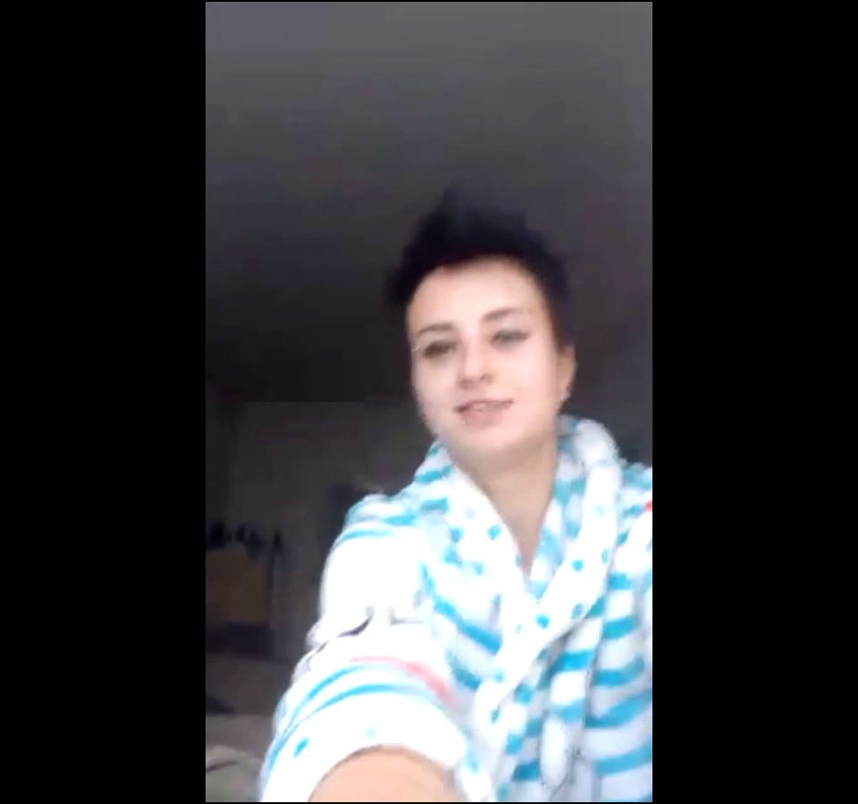 Intensa noche con extraño seductor: Pasión desatada