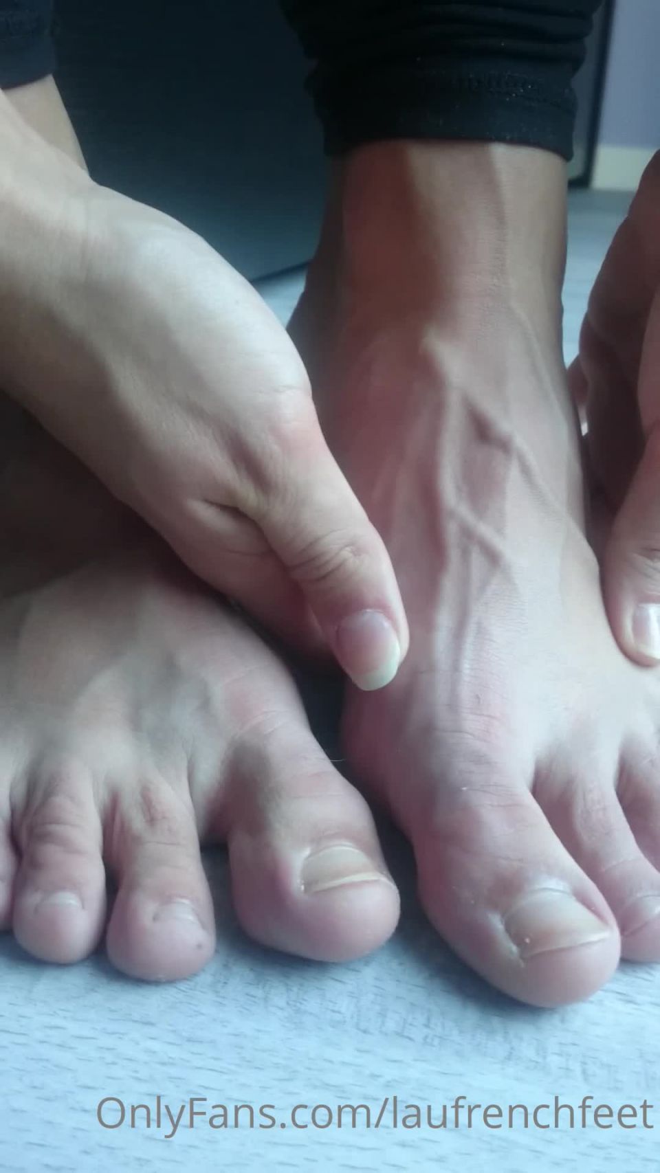 Laufrenchfeet - footjob video veiny feet after sport session 15-04-2021
