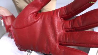 [K2S.CLUB] Lady_Victoria_Valente - Intensives Schn?ffeln an Meinen Roten Lederhandschuhen - FullHD 1080P