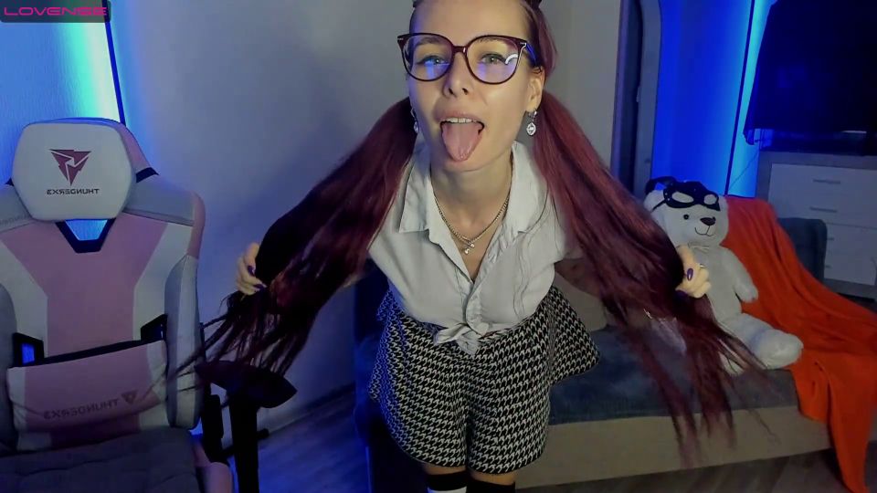 Good Schoolgirl Get Naughty On Camera And Masturbate Herself