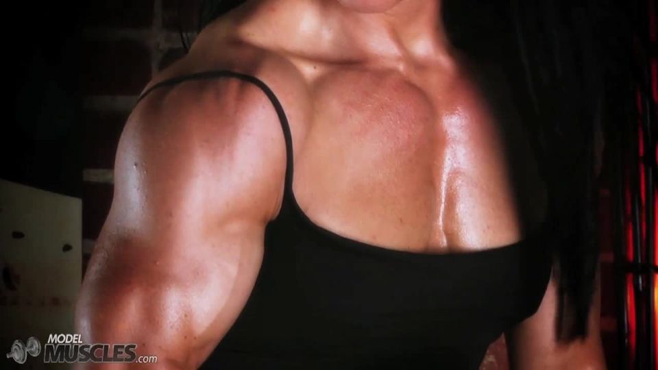 Jennifer Scarpetta Work out her Buff Muscle Muscle!