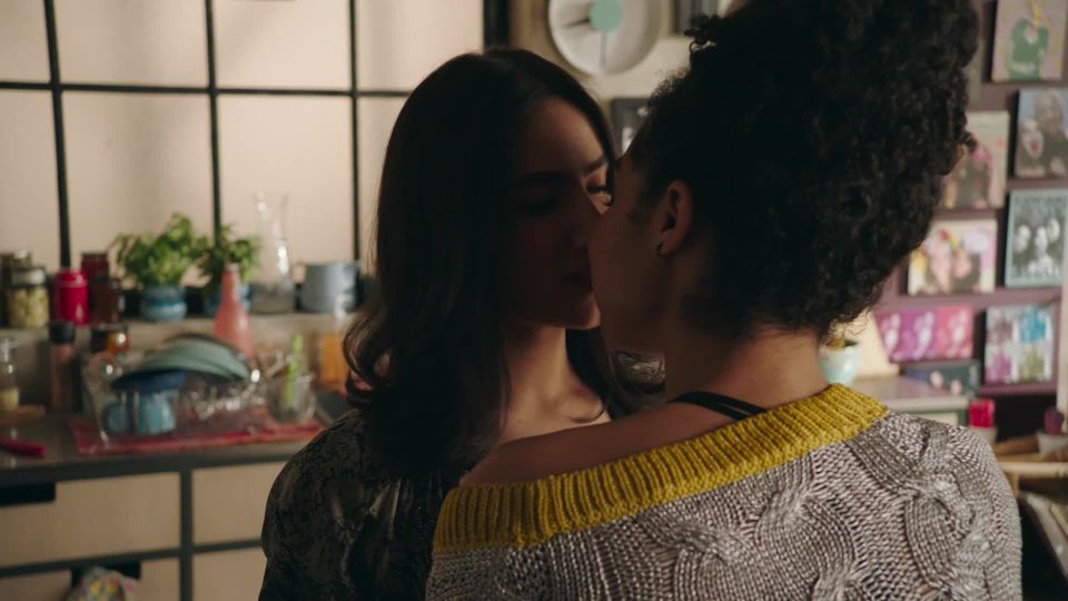 Aisha Dee, Olivia Luccardi - The Bold Type s02e07 (2018) HD 1080p - [Celebrity porn]