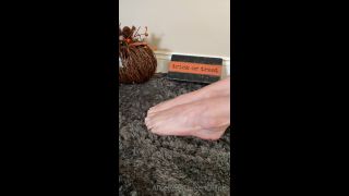 Alice Rose hardcore Alice Rose aka alicerosequeenoftoes - 10-25-2022 OnlyFans Video - Do you mind if my toes wiggle their way into your lap video