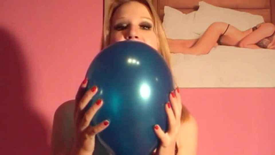 porn video 6 Emma Gutversteckt – Blowing up Balloons | balloon popping | fetish porn serbian femdom