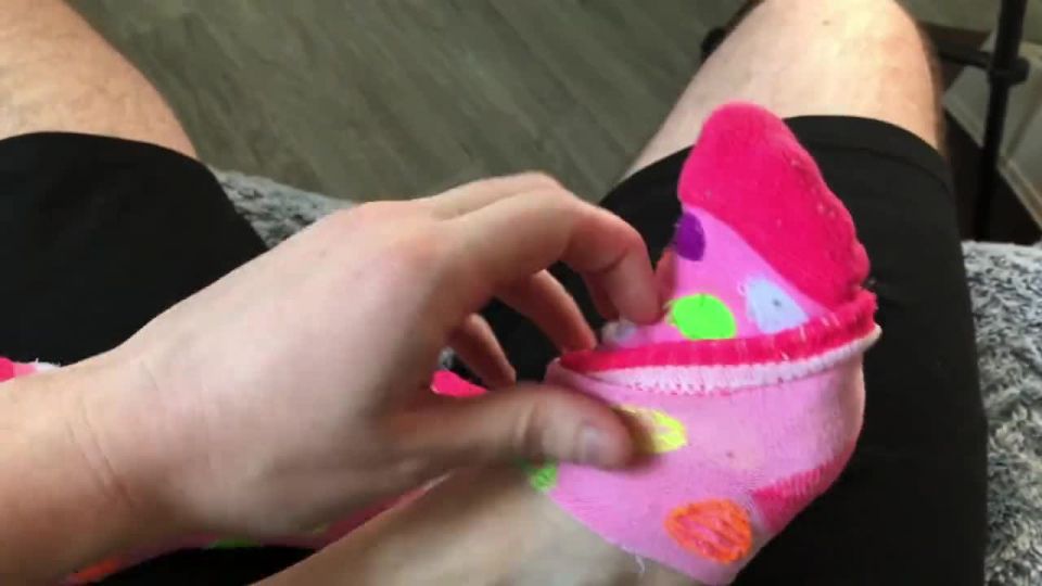 Your step sister finds out you love feet and lets you cum on hers 4k