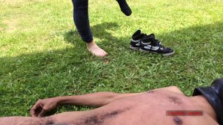 Sadisticqueens Squishysax Miss Flora y Sweetbaby 1St Time Squish Femdom (Porno femenino)