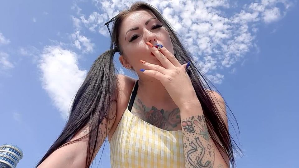 Pornhub.com - Dominatrix Nika - Siterip - K2S - Free Porn Streams - Ver o Descargar Fumar fetiche de belleza impresionante apasionado al aire libre fumar