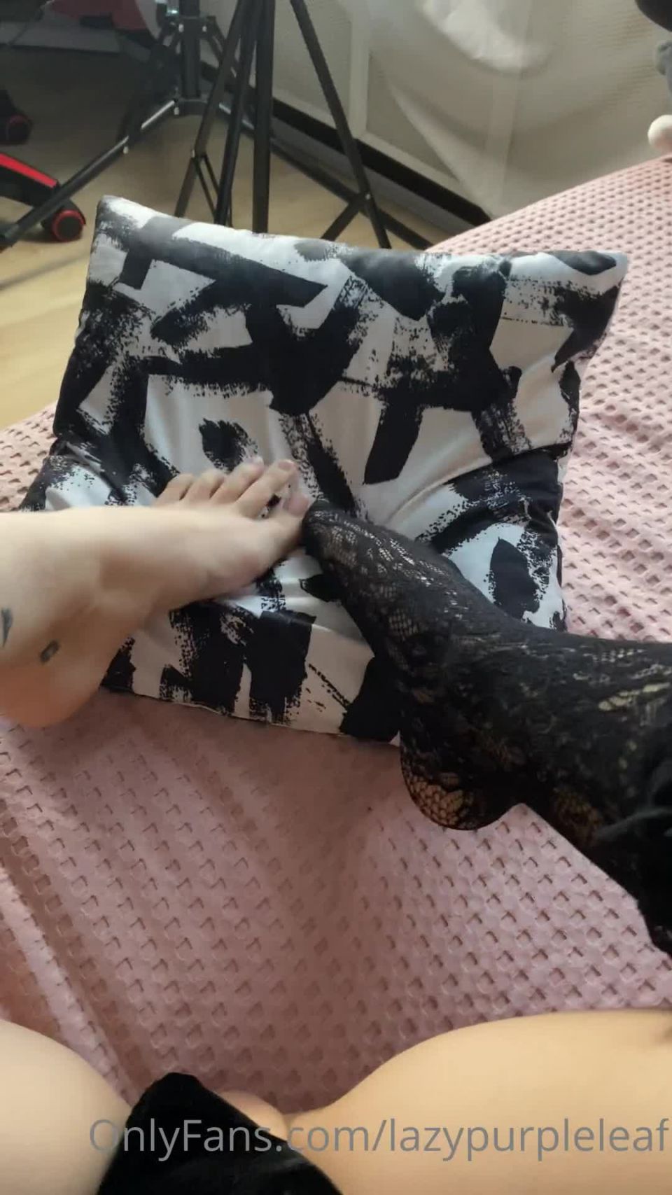 lazypurpleleaf -175596238-,  on feet porn 