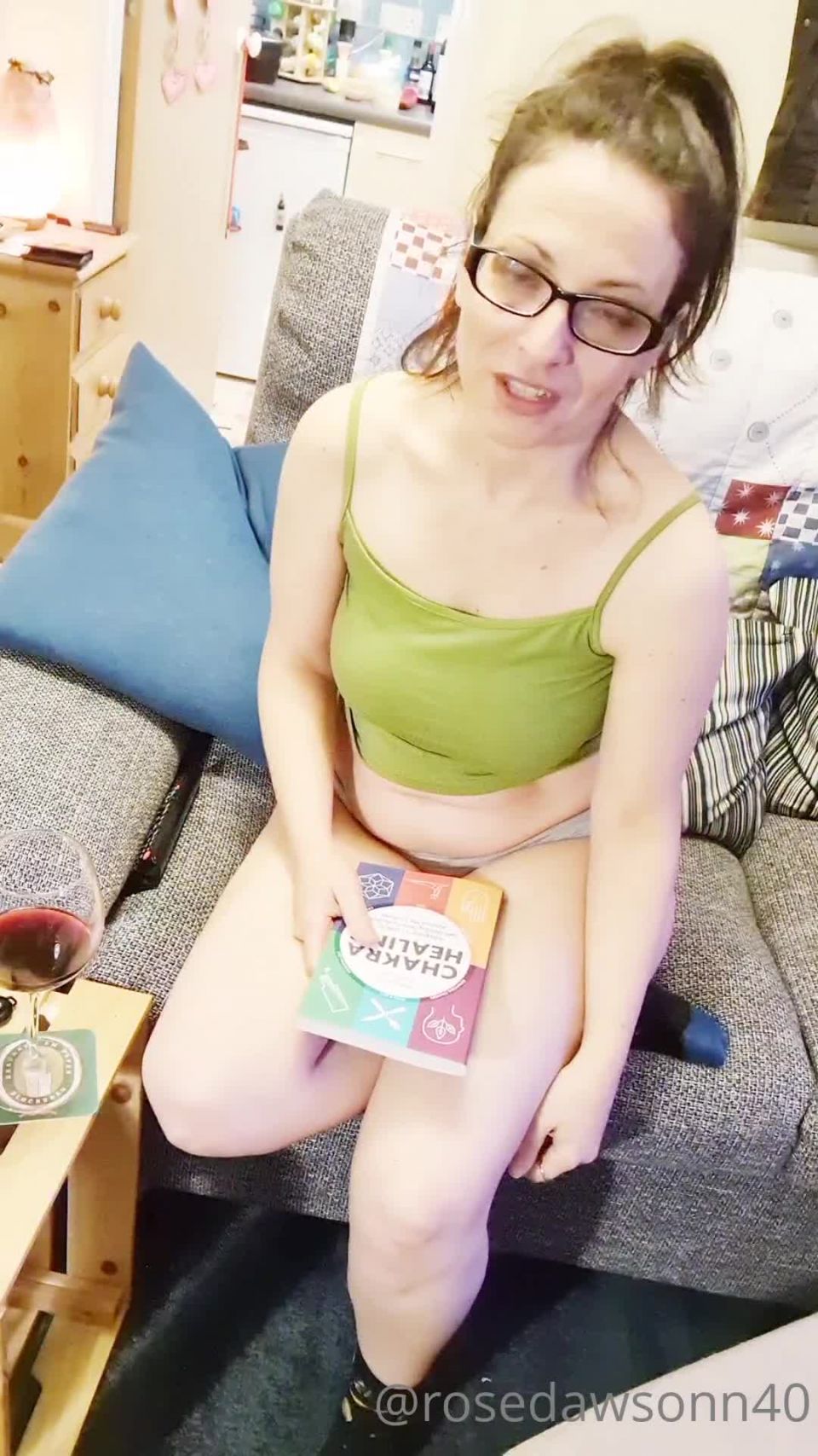 Onlyfans - Miss Dawson - themissdawson - themissdawsonOn my own tonightkids with their Dad and new book in my hands  I might have a Date - 19-03-2021