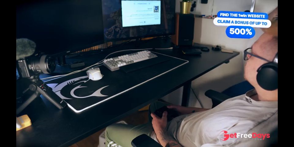 Sucking my stepbrothers dick while he plays a video game