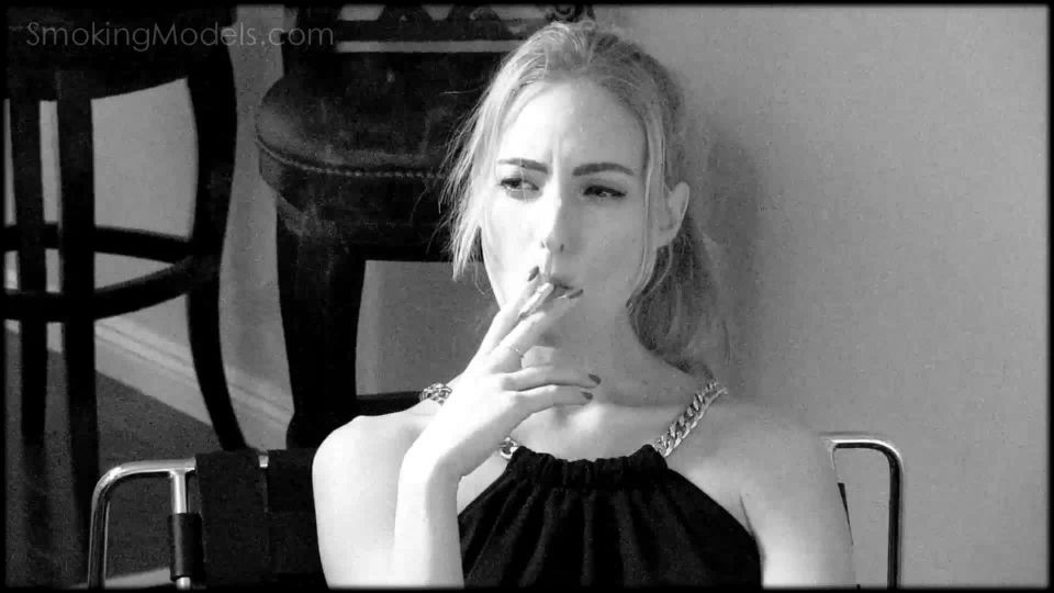 Smoking girl, Smoke