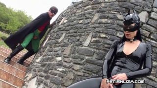 El gato captura a Rubbin.