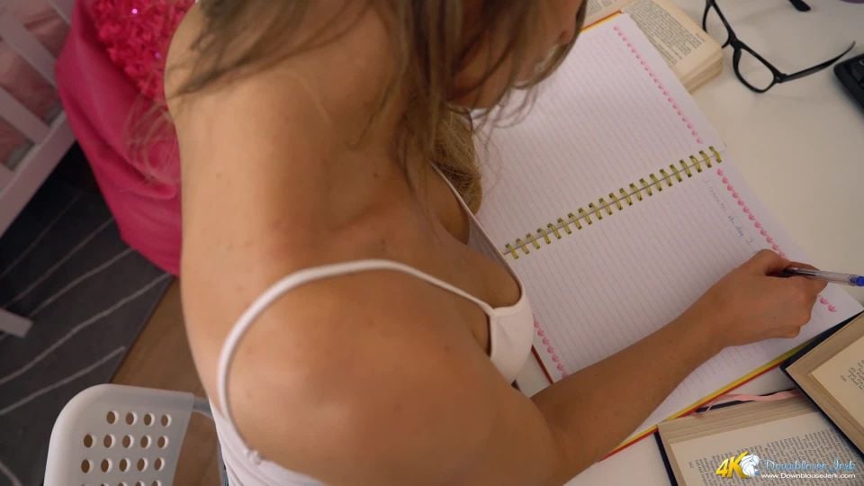 DownBlouse Jerk - Im Trying To Concentrate JOI