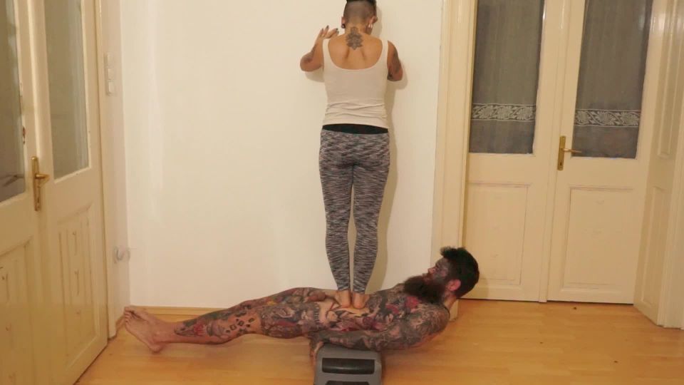 Pt 2GymBabe - Extreme Step Board Trampling