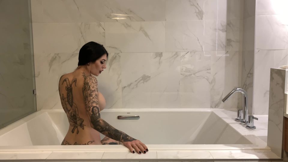 femdom maid femdom porn | damazonia  Massage my feet while I m enjoying my bath like a Queen | 4k