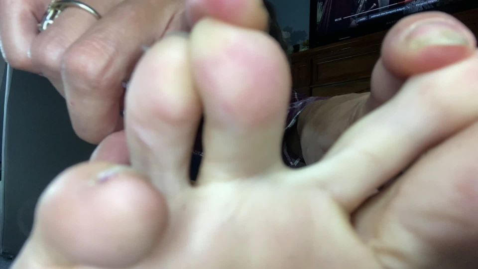 free video 29 Stinky Feet Neighbor FJ, foot fetish model on ebony porn 