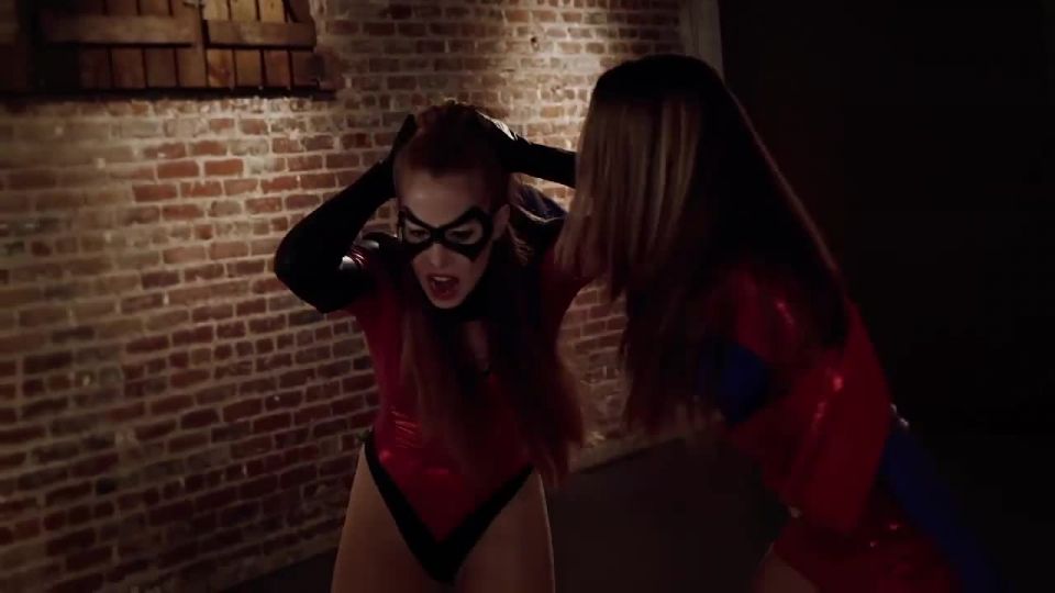 [supermisses.com] superheroines fight