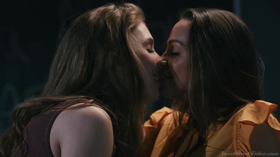 Abigail Mac, Lena Paul - Girls Kissing Girls 25 Scene 2 - Undercover LESBIAN GIRLS - www.LOVELY-MILF.com Video