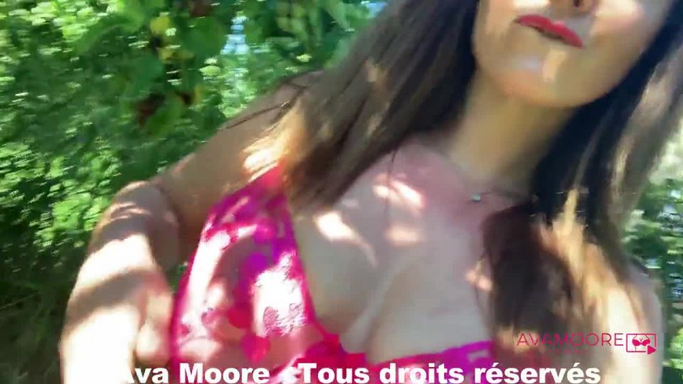 Ava Moore – Huge Squirt Outdoors BigTits!