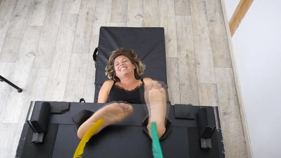 FrenchTickling – This Is Now Adelie’s Turn To Become Crazy Tickling