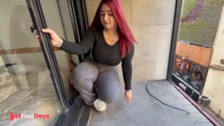 MI Amiga Bien Puta Me propone Follar Delante de Todos los Vecinos