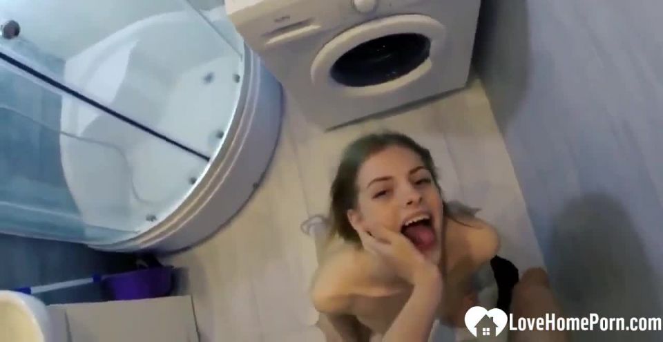 Amateur Porn 6585 British Tiny Girl Getting Fucked Hard In The Bathroo ...