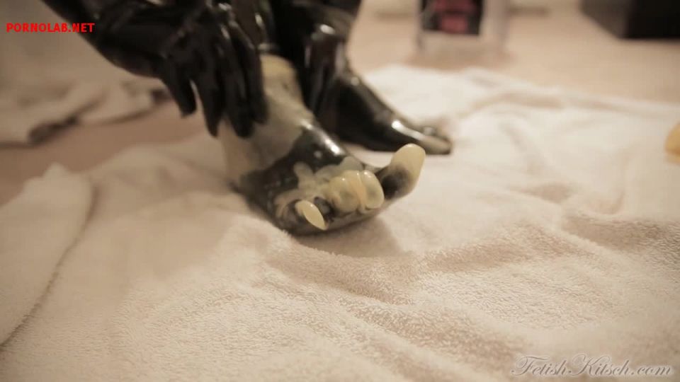 FetishKitsch 3 Layers 1.