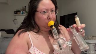 Arcticrain late night sesh- titties, bong hits, and casual talk
