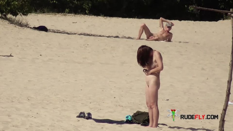 Nude Strand - Babes Spreading  Compilation