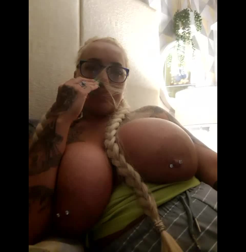 CREAMP$E QUEEN - bambiblacks uk BambiblacksukStream started at pm - 03-07-2019 - Onlyfans