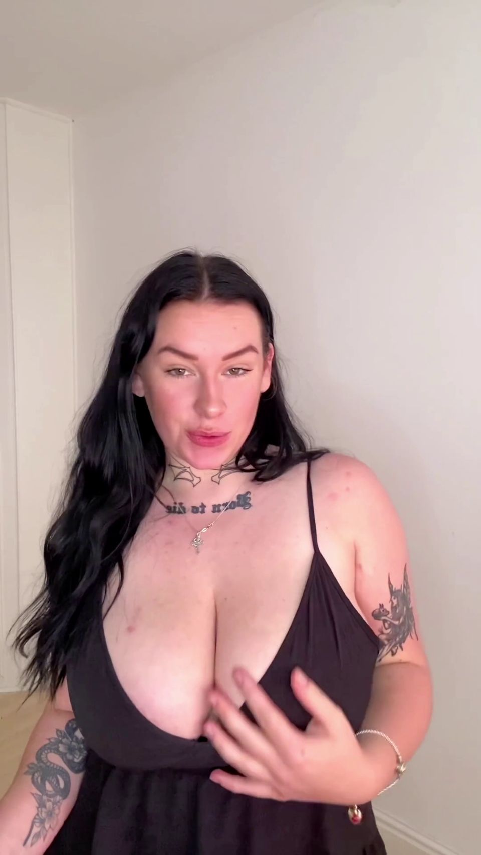 Big Boob Teen Talks Dirty To You