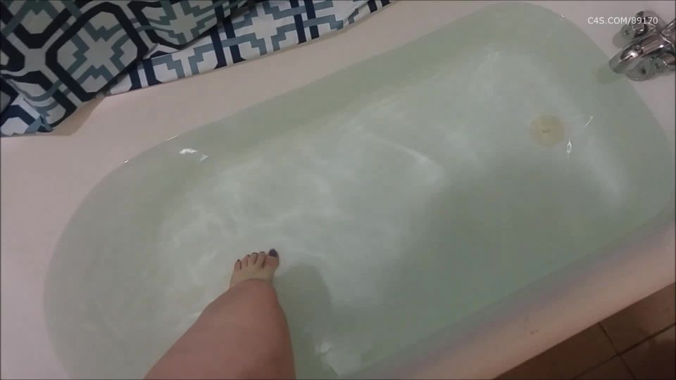 Booty4U Soaking In The Tub - Chubby