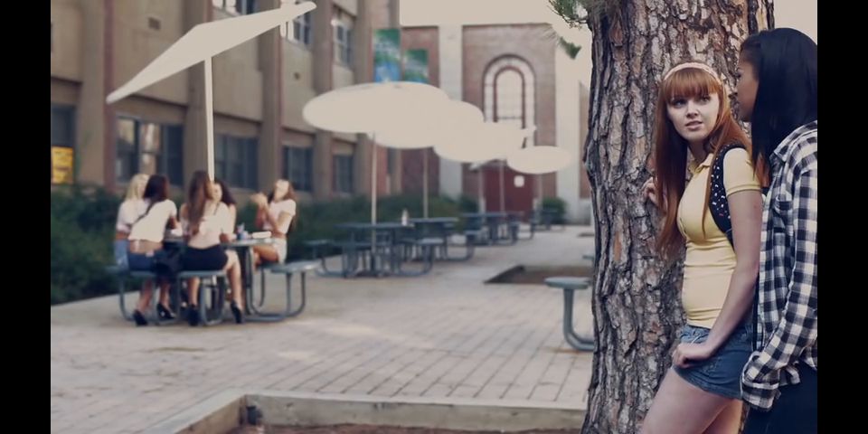 gratis en línea video 4 mujeres bdsmlr grupo sexo porno  Venganza de los Petites  tia cyrus