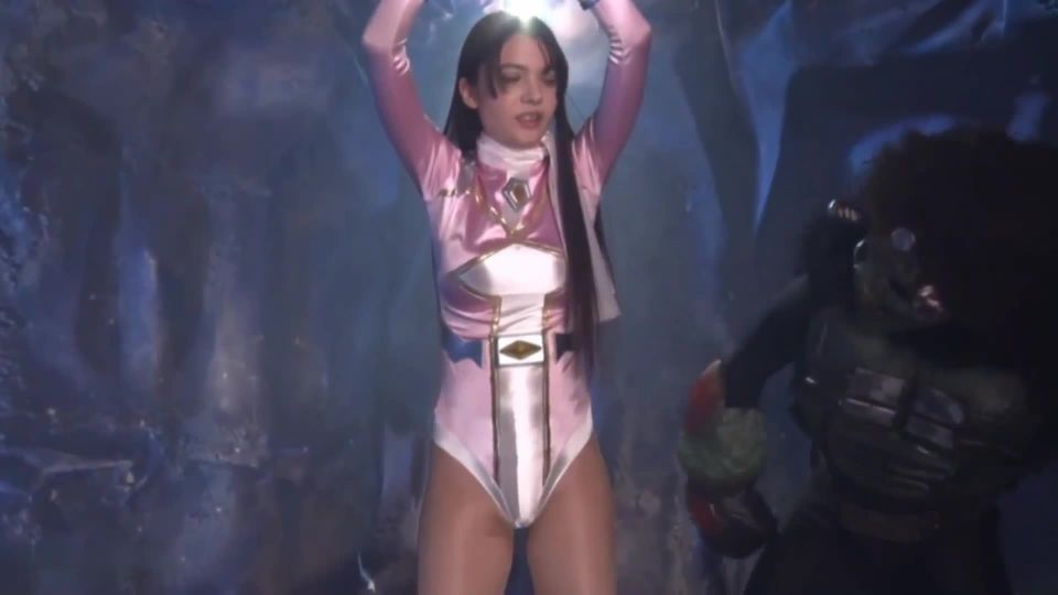 clip adulto 43 ZEPE-13 Minerva Reinicio en fetiche porno femdom digitación