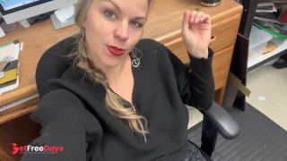 [GetFreeDays.com] Hot Blonde MILF Crystal Cash Back at Work Finger Fucking Herself At Her Desk Adult Leak March 2023