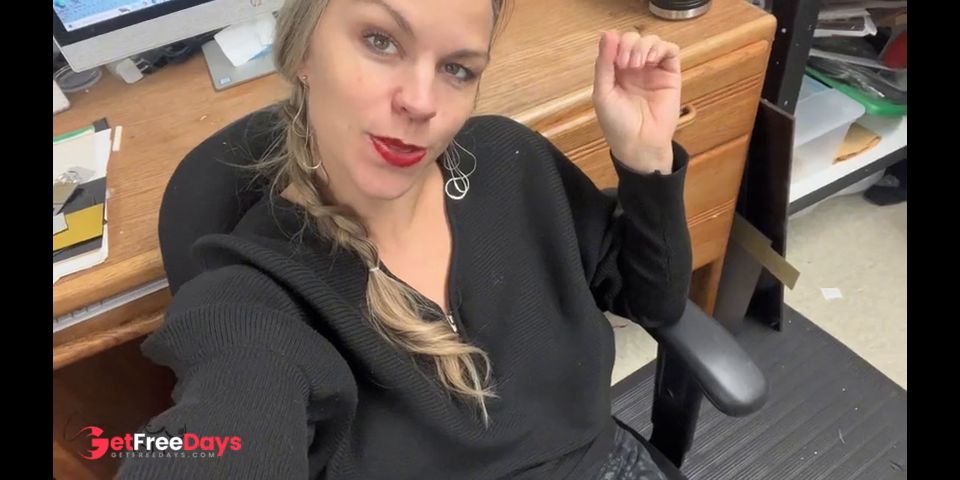 [GetFreeDays.com] Hot Blonde MILF Crystal Cash Back at Work Finger Fucking Herself At Her Desk Adult Leak March 2023