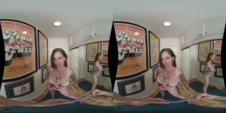 Pics Or It Didn&#039;t Happen - Tricia Oaks Smartphone - [Virtual Reality]