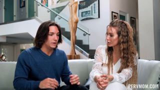 Video Nicole Aniston, Chloe Rose : MILF Double Teams Little Golddig...