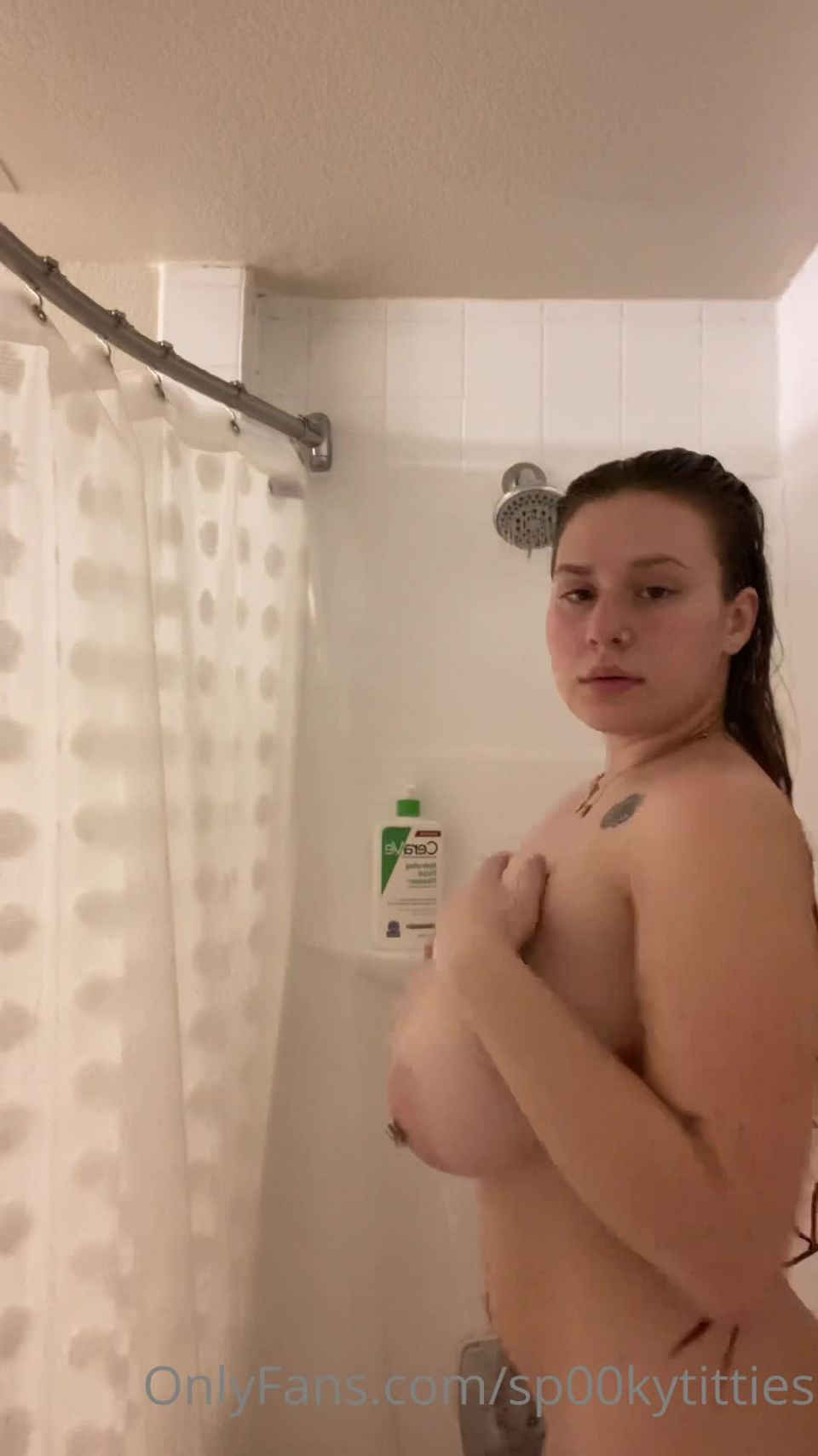 Sp00kytitties () Spkytitties - i love the shower vids 03-01-2021