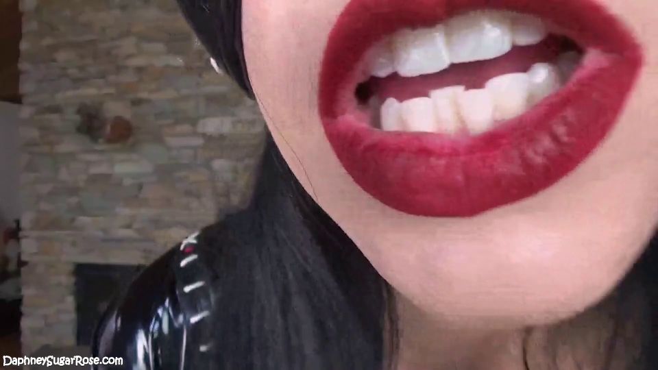 Daphney Rose - Gatuna de ojos cruzados se chupa la crema - FullHD 1080P