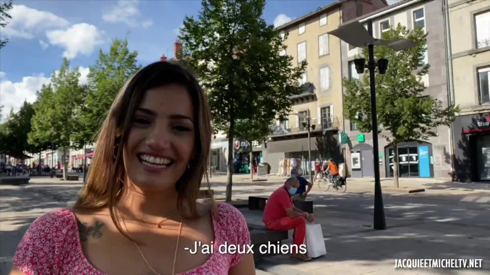 Jacquie Et Michel TV/ Indecentes - Voisines - Penelope - 23 Years Old, Caliente Student - Gonzo