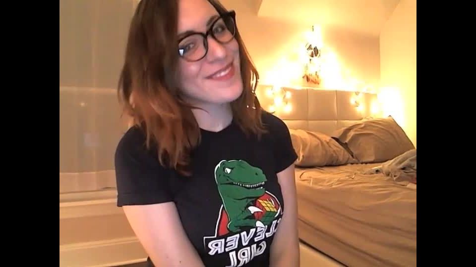 vídeo para adultos 48 Morrigan - Rubiks Cubo Masturbación Desafío en fetiche porno besos fetiche