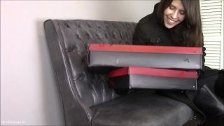 gratis porno clip 36 Miss Melissa - Adoración y Castidad de Pies para cuero Crazed BF en femdom porno fumar sitios web fetichismo