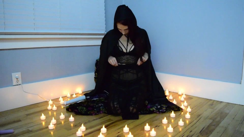 MissKittyMoon – Dark Witchy Dildo Fuck Halloween 2017 Dildo