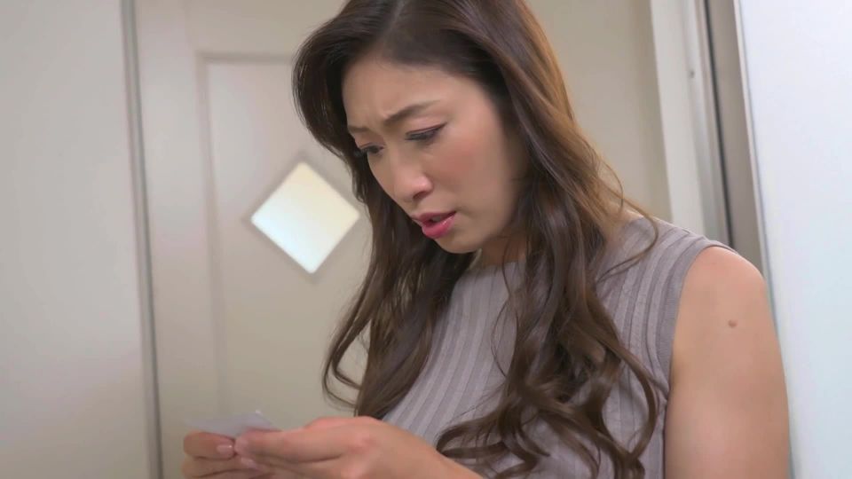 [JUFE-374] 夫に浮気されて欲求不満だけど… どうしても妊娠したい人妻が絶倫男たちの濃厚精子を求める自宅種付けソープランド 小早川怜子