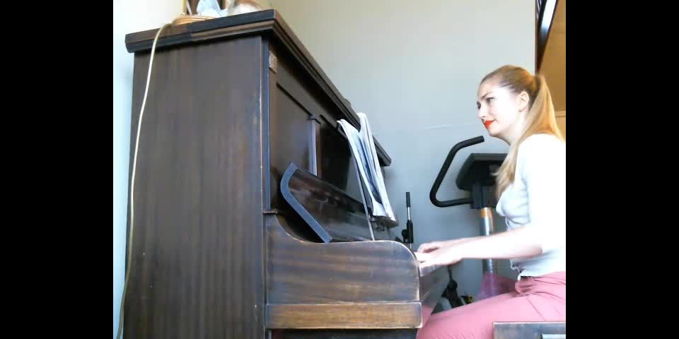 clip 9 Stephanie Bonham Carter – Piano September - lipstick - fetish porn fetish fanatic